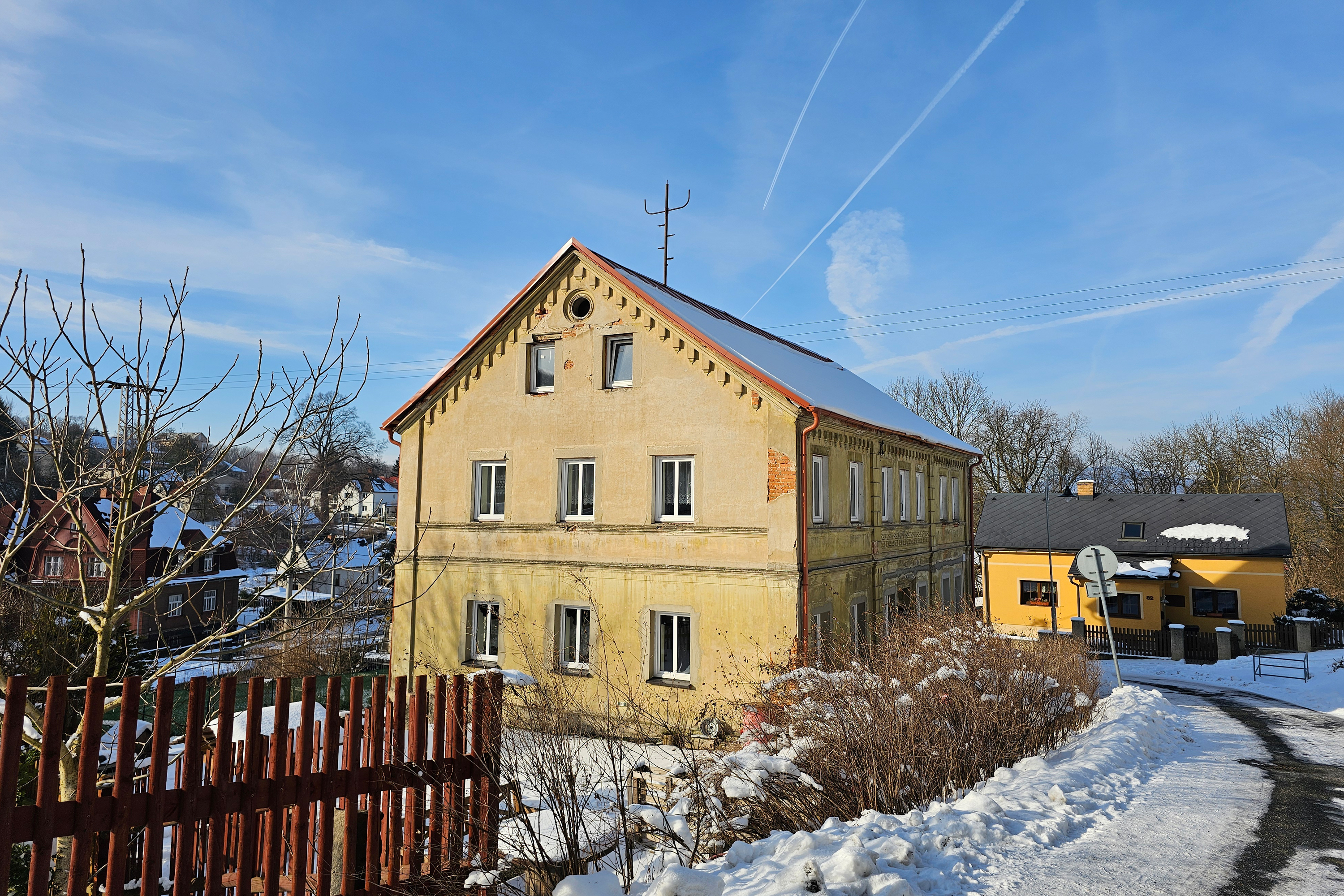 Prodej bytového domu v Kamenickém Šenově. Investiční nemovitost se 4 bytovými jednotkami.